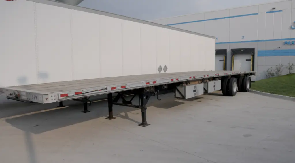 Flatbed trailer truck