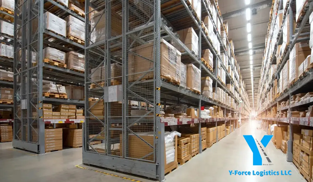 A large warehouse full of packages. Warehousing is one of the 3PL Operations.
